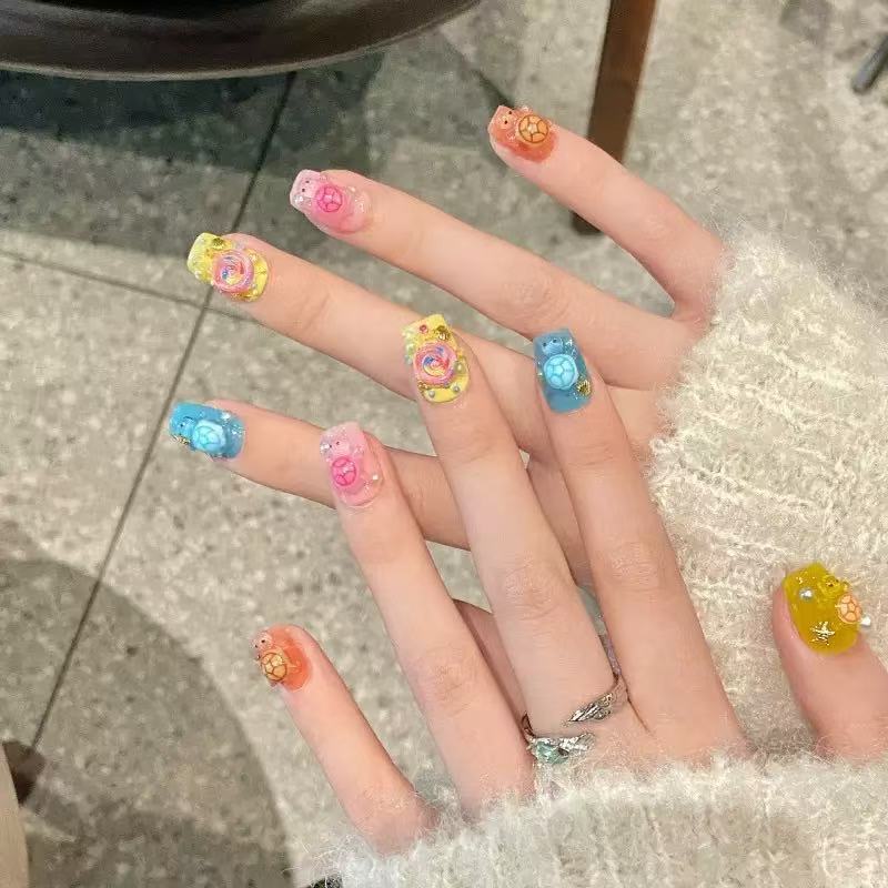 Resin Craft Supplies - 100個のミニカラフルタートルレジンチャーム、フラットバックカボション、かわいいDIYスマホケースサイドデコレーション、ネイルアート、手作りクラフトアクセサリー